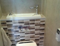 WiCi Bati, Platzsparende Wand-WC integriertes Handwaschbecken - Herr L (Frankreich - 94)